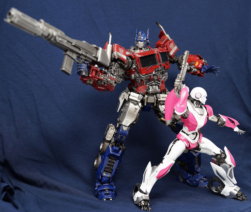 Threezero Optimus Prime & Arcee