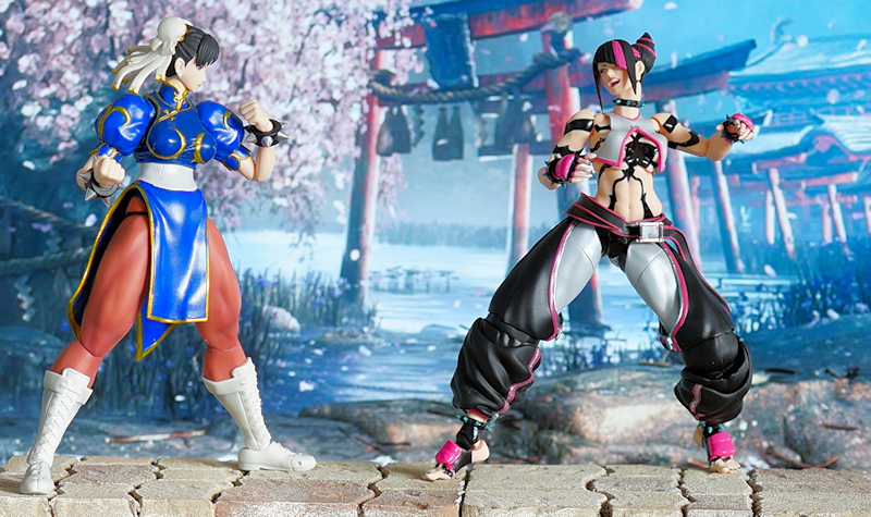 Revoltech Juri Han vs SH Figuarts Chun Li